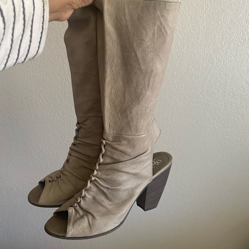 Barneys New York co op beige soft leather boots - Picture 4 of 13